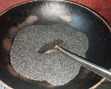 काळा तिल की रेवड़ी (Kala til ki rebdi recipe in Hindi) रेसिपी चरण 1 फोटो