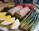 Foto del paso 4 de la receta: Ensalada de vegetales verdes con rollitos de jamón