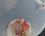 A picture of step 2 of Strawberries Shake.
