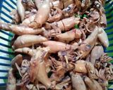 Foto langkah ke 1 dari resep Oseng cumi asin pedas.