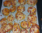 Foto del paso 5 de la receta: Mini pizza de calabacín 🍕