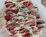 Foto del paso 7 de la receta: Huevo de Pascua relleno con crema y frutillas
