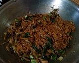 Foto langkah ke 4 dari resep Kwetiaw Goreng Sapi.