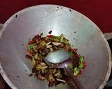 Foto langkah ke 8 dari resep Sambel jengkol goreng.
