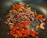 Foto del passaggio 2 della ricetta Cavatelli fatti in casa con tonno & Co