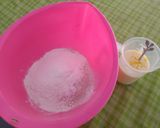 Foto langkah ke 1 dari resep Donat WHITE RING.