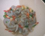 Foto langkah ke 3 dari resep Tumis Udang Cabe Merah Ijo.