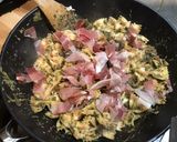 Une image de l'étape 6 de Farfalles bicolores à la crème de cèpes, jambon cru et parmesan.