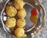 A picture of step 8 of Stuffed rava balls/ semolina cheese paneer balls.