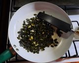 Foto del paso 4 de la receta: Pipas (semillas de girasol)