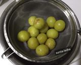 आंवले का मुरब्बा (Amle ka Murabba recipe in Hindi) रेसिपी चरण 2 फोटो