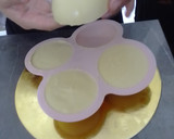 Foto del paso 5 de la receta: Mousse rellena de jelly cubierta con glaseado espejo🌌