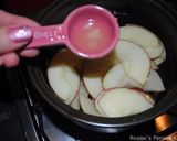 A picture of step 4 of Apple rose shaped cakes.