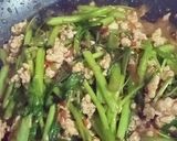 รูปขั้นตอนการทำที่ 2 ของ ผัดผักบุ้งหมูสับ - คีโต