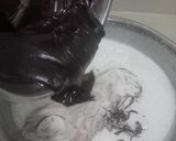 Foto langkah ke 7 dari resep Matilda Chocolate Cake.