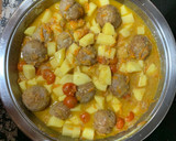 Foto del paso 5 de la receta: Albóndigas rellenas de queso con salsa al queso y orégano