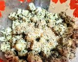 Foto del paso 3 de la receta: UCHUVAS🍅a Las Finas Hierbas Con🎂Mozzarella...!🥳
