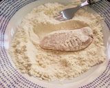 Foto del paso 2 de la receta: Tiras de pollo al horno con parmesano