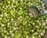 A picture of step 1 of Pea and watercress soup.