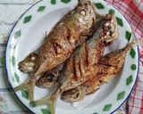 Foto langkah ke 3 dari resep (Hanya) ikan kembung goreng.
