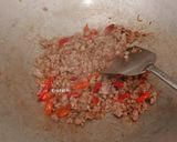 Foto langkah ke 3 dari resep Tumis Buncis Daging Cincang dengan Jamur.