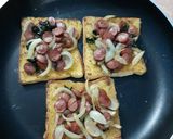 Foto langkah ke 2 dari resep Garlic Bread Toast.