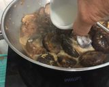 A picture of step 6 of Braised Shiitake Mushrooms In Oyster Sauce.