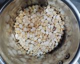A picture of step 1 of Roasted chana Modak.