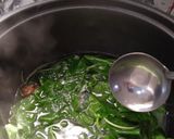 Foto langkah ke 2 dari resep Sayur bayam bening.