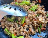 รูปขั้นตอนการทำที่ 1 ของ ผัดกะเพรา หมูสับ