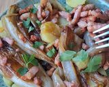 Une image de l'étape 3 de SALADE D'ENDIVES BRAISÉES, POMMES DE TERRE ET LARDONS CROUSTILLANTS.