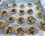 Foto del paso 7 de la receta: Galletitas de plátano 🍌 y cacahuete 🥜 con chispas de chocolate 🍫