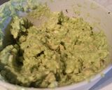 A picture of step 3 of Crispy bacon and avocado sandwich.