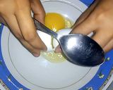 A picture of step 1 of Egg Pizza.