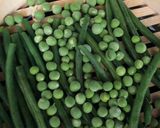 A picture of step 2 of Warm green beans, peas and tarragon salad - vegan.