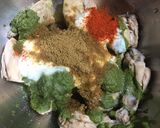 A picture of step 2 of Chicken Hariyali.