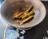 A picture of step 2 of Stuffed masala drumstick.