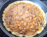 Foto del paso 5 de la receta: Tortilla de champiñones y cebolla