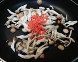 鴻禧菇炒飯的食譜步驟1照片