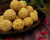 तिल गुड़ के लाडू (til gur ke ladoo recipe in Hindi) रेसिपी चरण 8 फोटो
