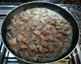 Foto del paso 5 de la receta: Hígados de pollo en salsa de paté de cerdo ibérico