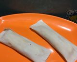 Foto langkah ke 3 dari resep Lumpia pisang keju.