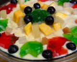 A picture of step 4 of Custard with seasonal fruits.