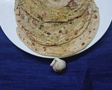 A picture of step 4 of Lasuni paratha.