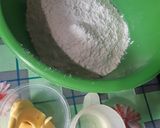 Foto langkah ke 1 dari resep Molen pisang eggless.