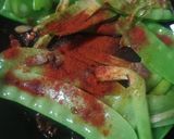 Foto del paso 3 de la receta: Tirabeques con gambas y ajos tiernos