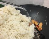 Foto langkah ke 4 dari resep Nasi goreng sosis.