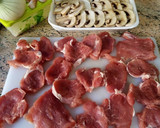 Foto del paso 1 de la receta: Solomillo de cerdo en salsa de champiñón