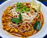 A picture of step 4 of Singapore Chicken Laksa with Vegetables.