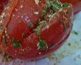 صورة لخطوة 3 من وصفة طماطم🍅 بالثوم والكزبرة، مقبلات سهلة جربيها👌